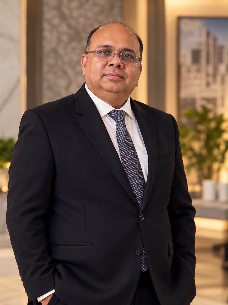 Hasmukh Gada, Founding & Managing Director